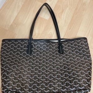 Black patterned shoulder bag